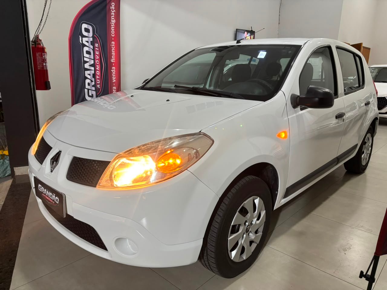 SANDERO COMPLETO